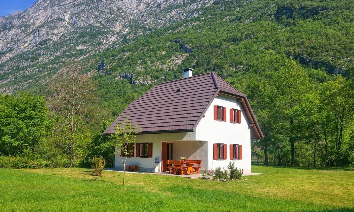 Soca House | Quiet Cottage by the Soca River