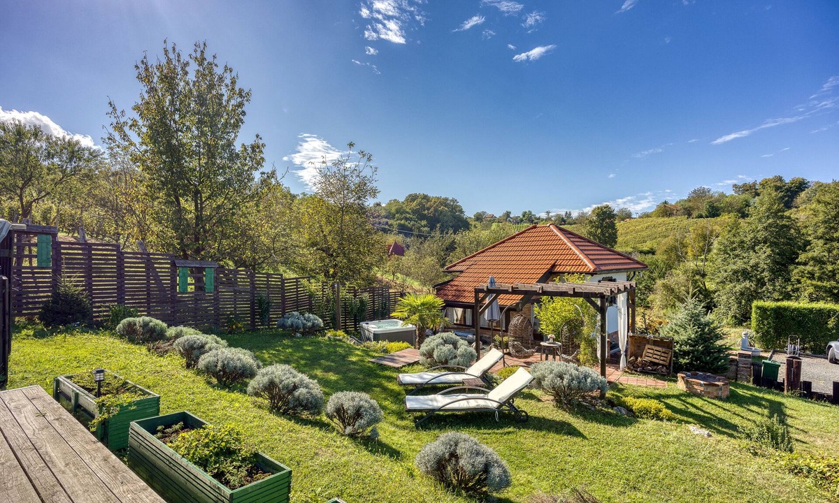 Varazdin House | Romantic Haven with Hot Tub, Beretinec, Croatia