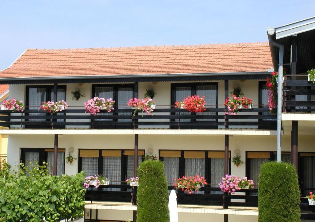 Vodice House | Room in Vodice with balcony, air conditioning, Wi-Fi (4826-4)