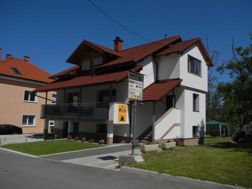 Postojna House | Rooms Mira G