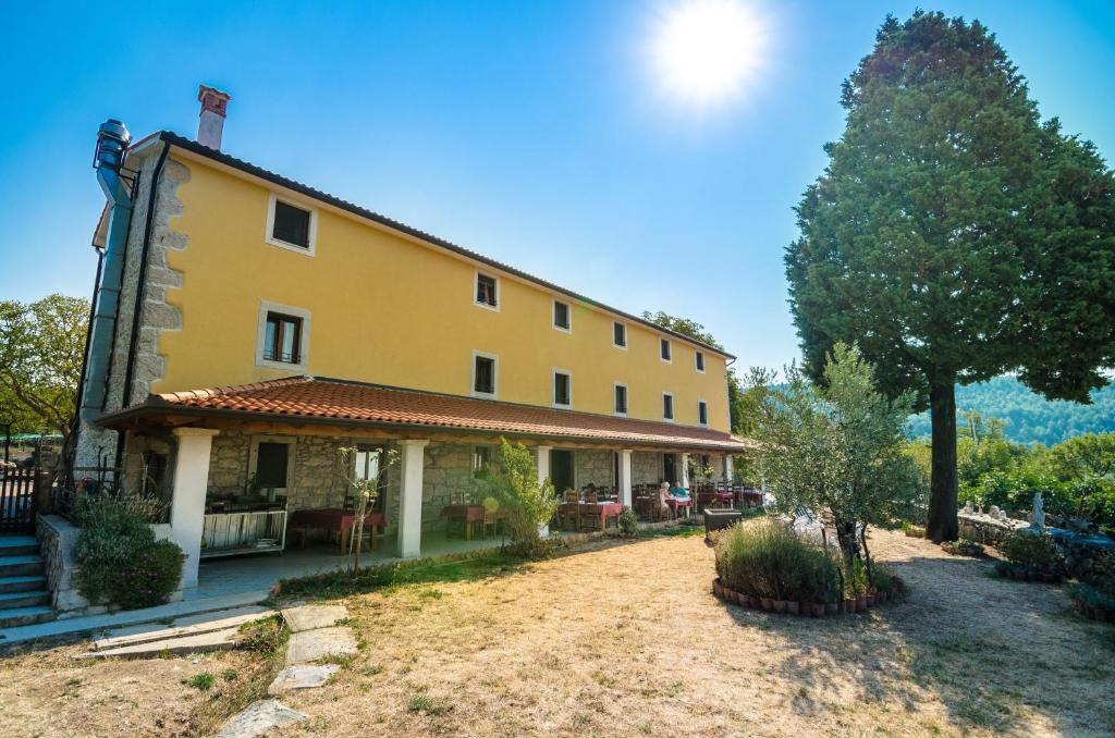 Ripenda Kras House | Rooms with a parking space Ripenda, Labin - 16932