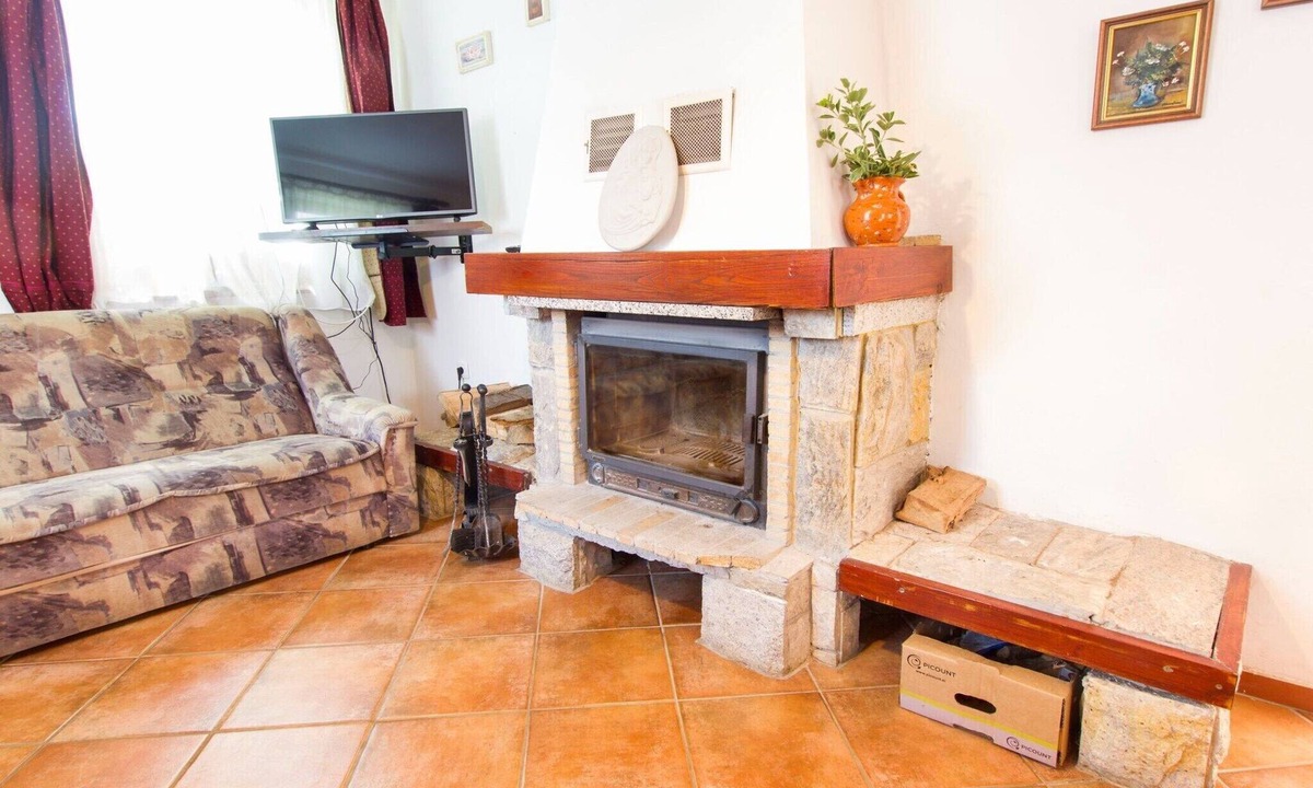 Brezice House | Rustic Charm Cottage Country House with Sauna - Five Bedroom Holiday Home with Sauna