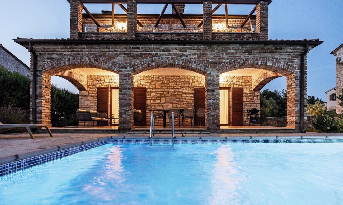 Cabrunici Villa | Rustic Villa Lara with pool