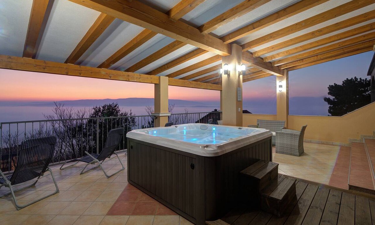 Vratarusa Apartment | Sea View Panorama Penthouse, Senj, Croatia