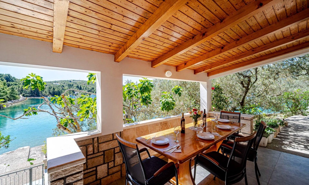 Vela Luka Villa | Seaside Holiday Home Anita by Villas Guide