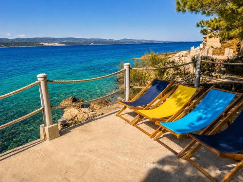 Marusici Apartment | Seaside House Marušići - Sunbeds - Free Parking