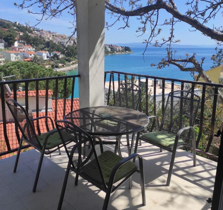 Businci Apartment | Seaview Apartments