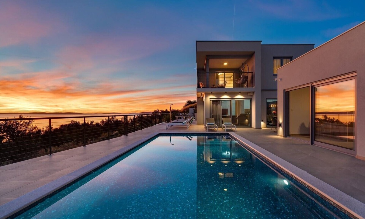 Podstrana Villa | Seaview Villa Big Blue with 32sqm heated pool, 4 bedrooms