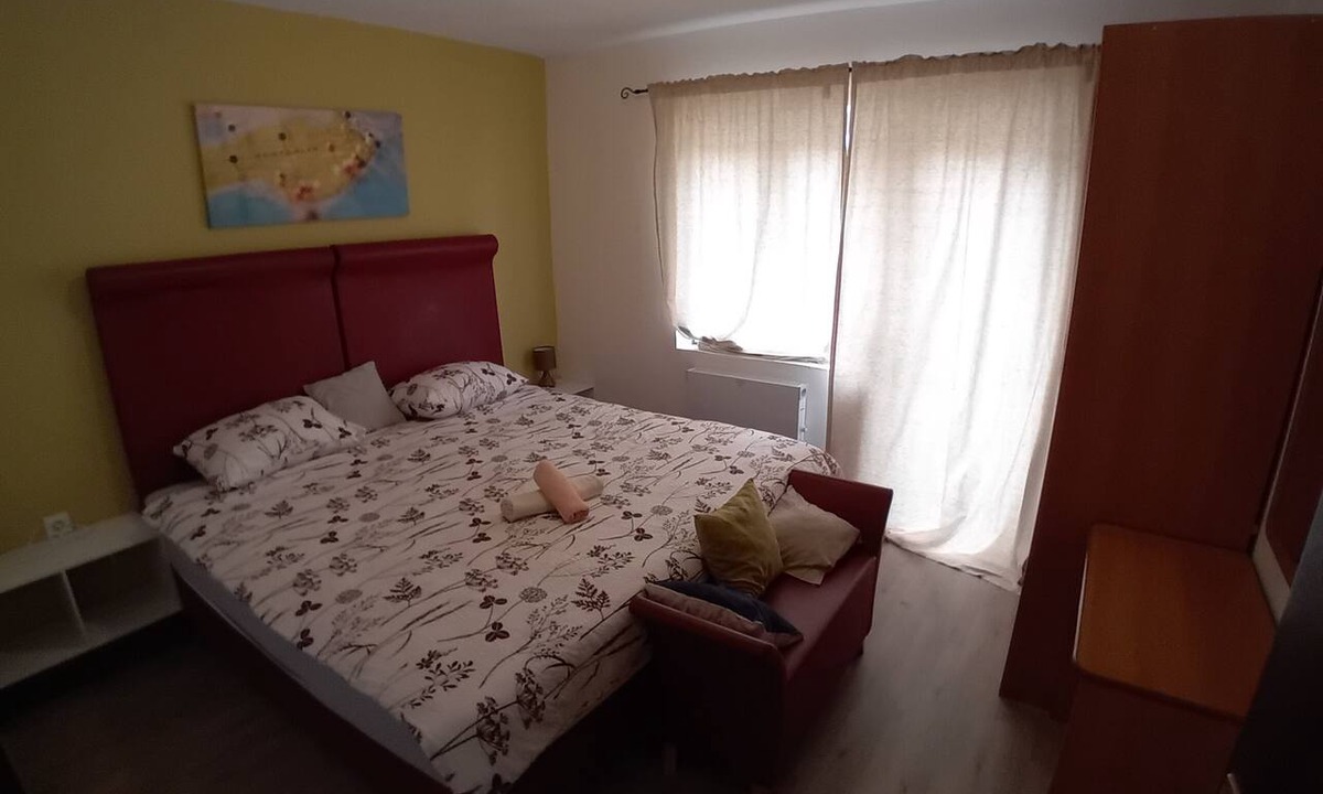 Vrelo Korenicko House | Serene 6-bedroom house in Vrelo Koreničko perfect for groups