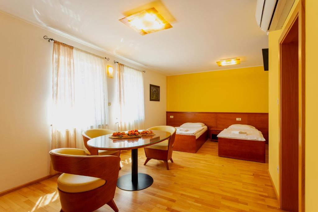 Ilirska Bistrica House | Sobe in apartmaji Triglav - Gostinstvo Tomex