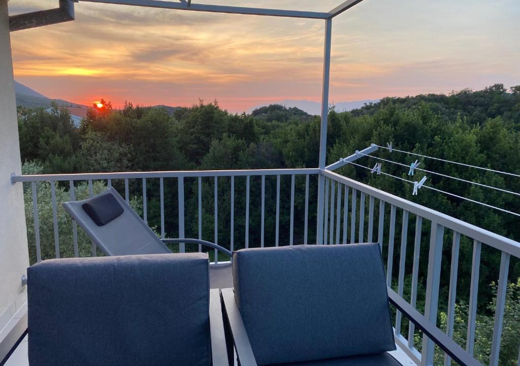 Janjina Apartment | Someplace Apartments