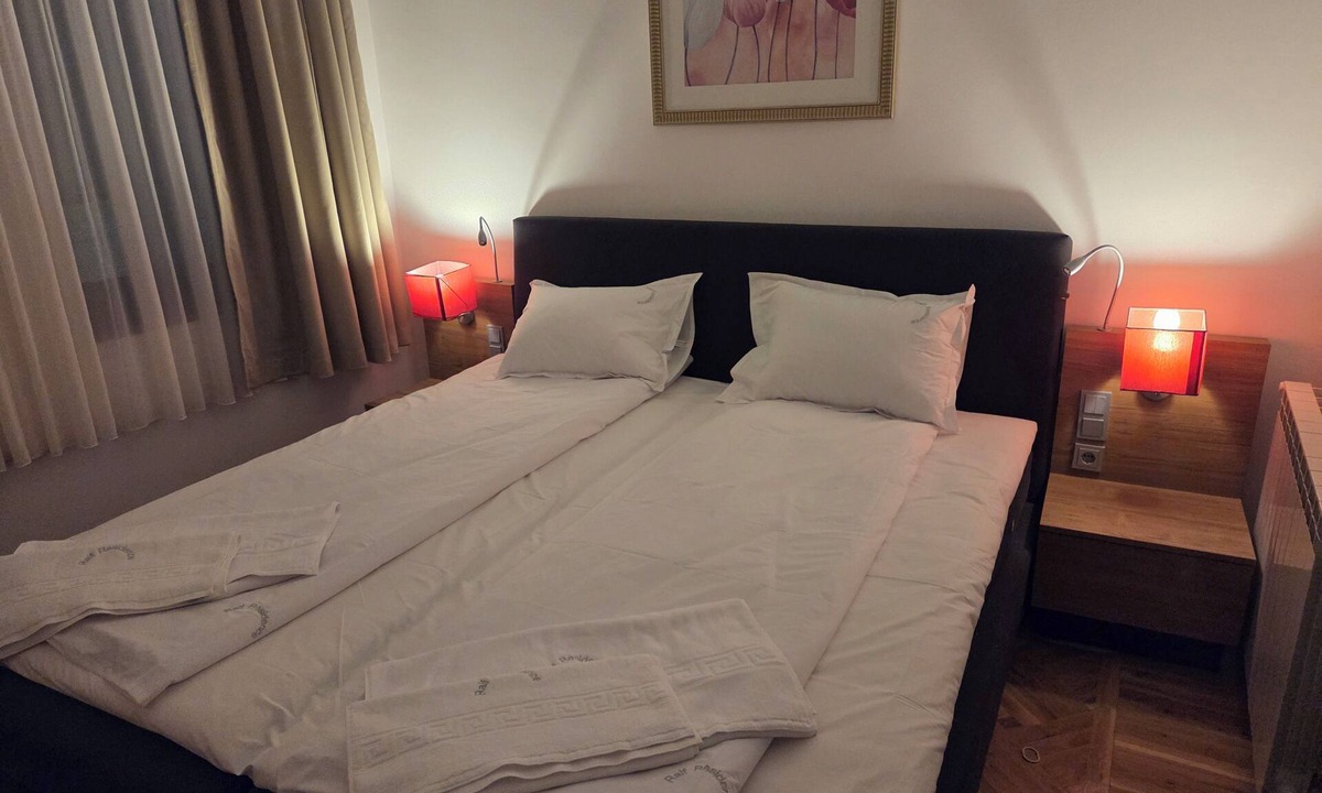 Bucharest City-Centre Hotel | Spacious 5-bedroom hotel suites in amazing București with AC
