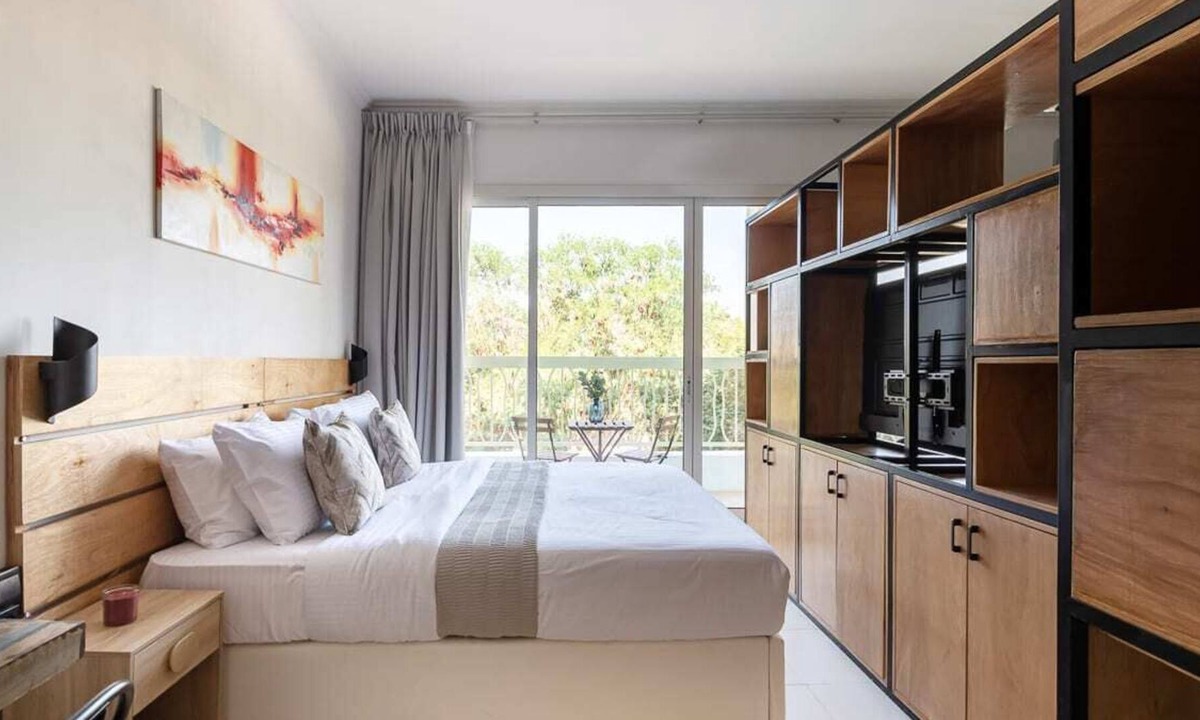 Jumeirah Village Triangle Apartment | Spacious & Chic Studio Apartment in JVT!