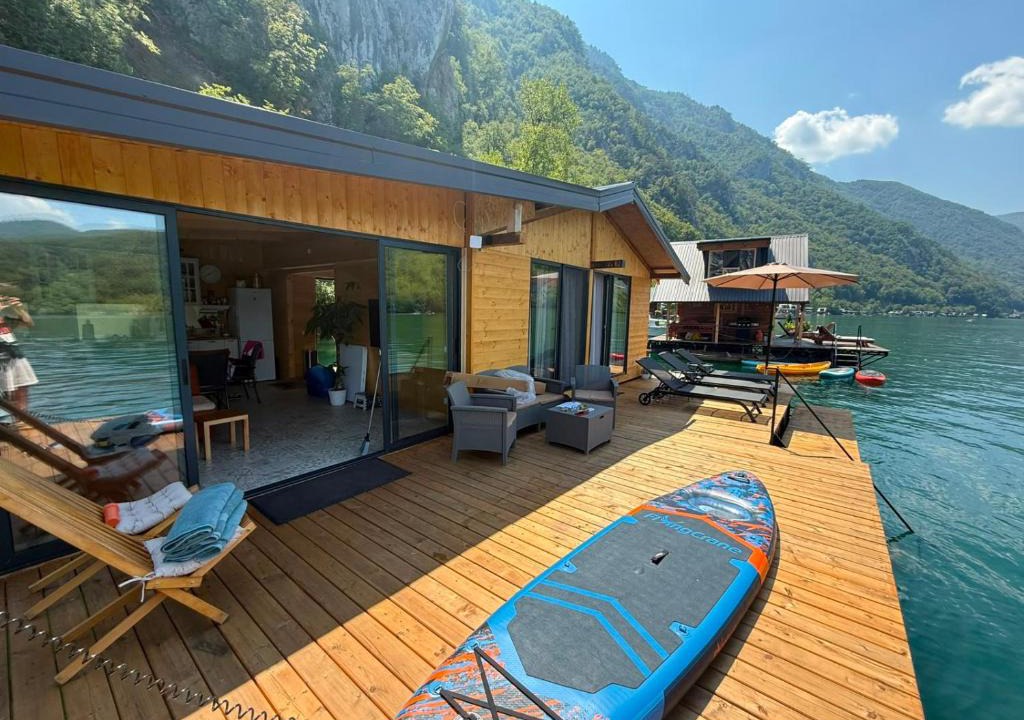 Bajina Basta Boat Rental | Splav Astra Perućac