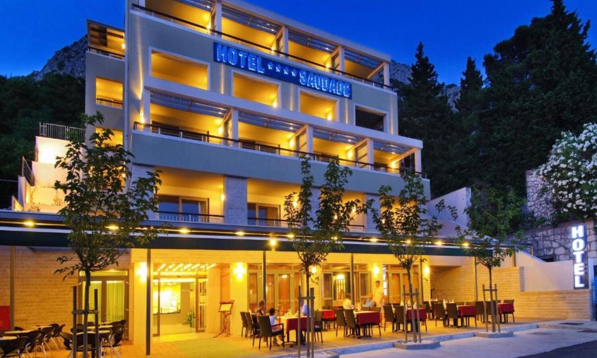 Gradac House | Standard Double Room With Private Bathroom 1