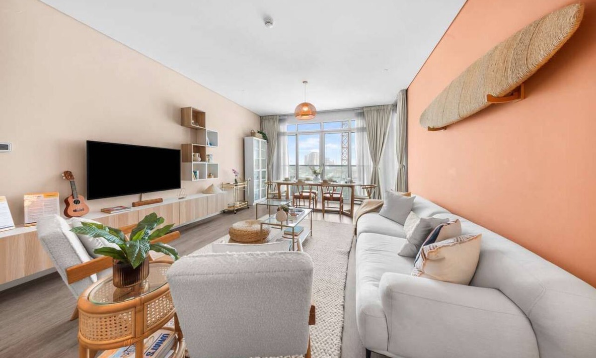 Jumeirah Village Triangle Apartment | StayShort - Comfortable 1BR Apartment in JVT with Gym & Pool Sleeps 2!