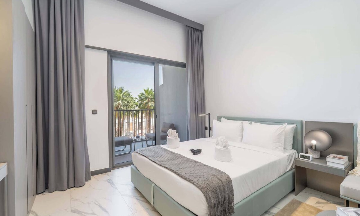 Dubai Apartment | StayShort - Modern and Stunning Studio in MAG 910, MBR City