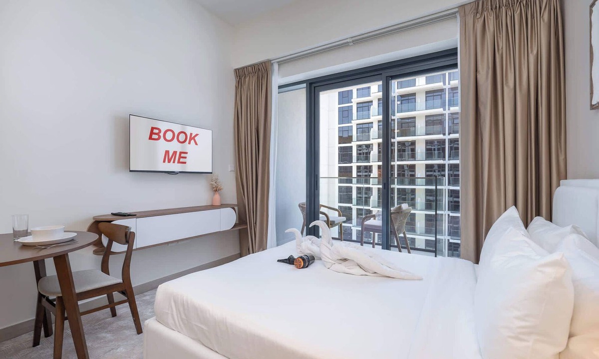 Nad Al Sheba Apartment | StayShort - Modern Pristine Studio for 2 in Meydan