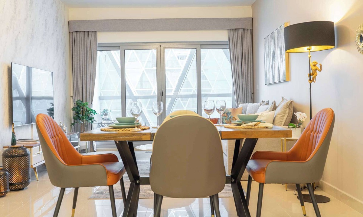 DIFC Apartment | StayShort - Stylish DIFC Apartment Sleeps 4 with Pool & Gym