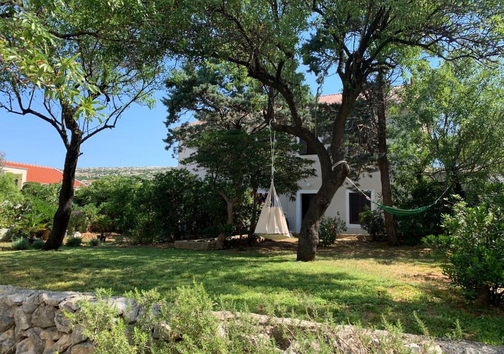Simuni House | Stone & Salt Getaway Home