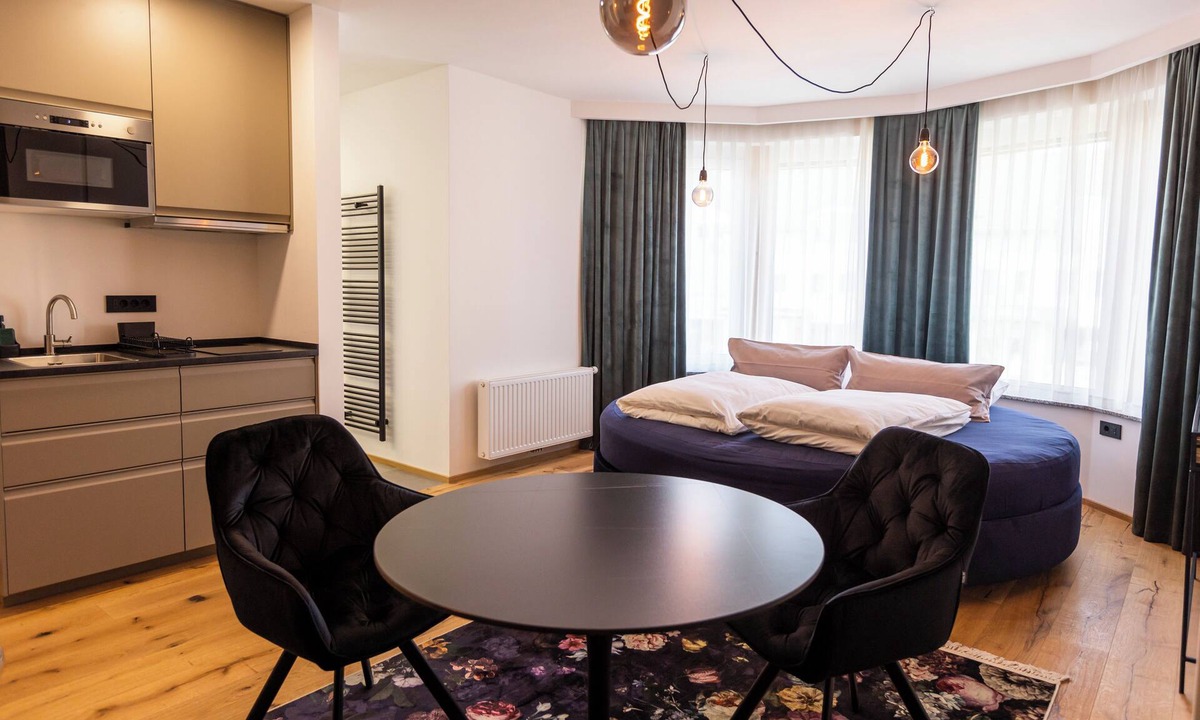 Maribor Apartment | Studio Deluxe Apartment w Round Bed at Kavenija Aprtments