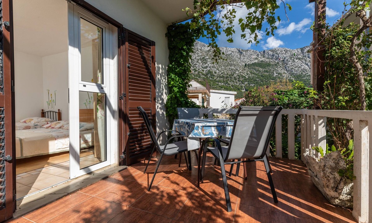 Igrane Apartment | Studio flat with terrace Igrane, Makarska (AS-22690-d)