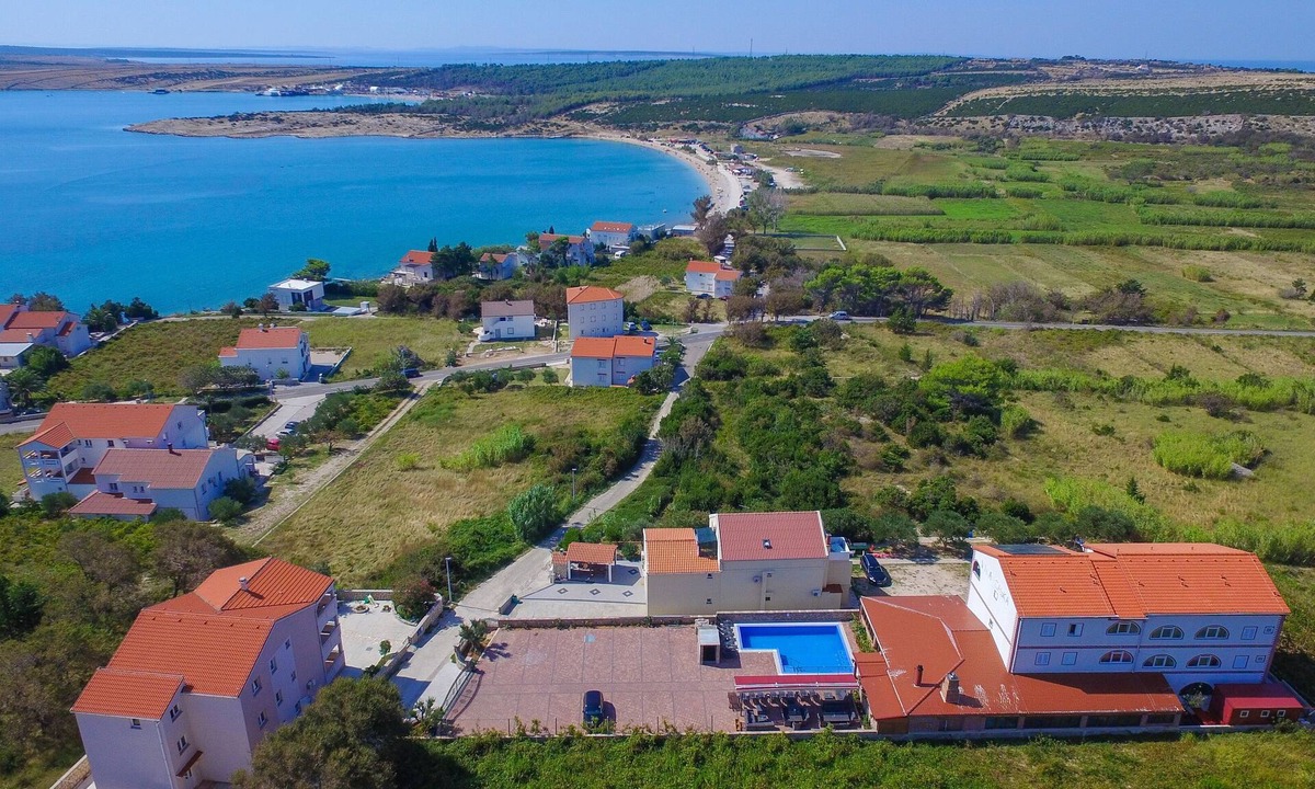 Beach Kustići Pag | Caska