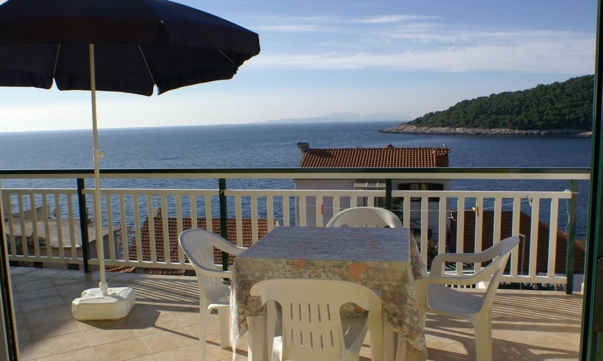 Milna Apartment | Studio flat with terrace and sea view Milna, Hvar (AS-3074-d)