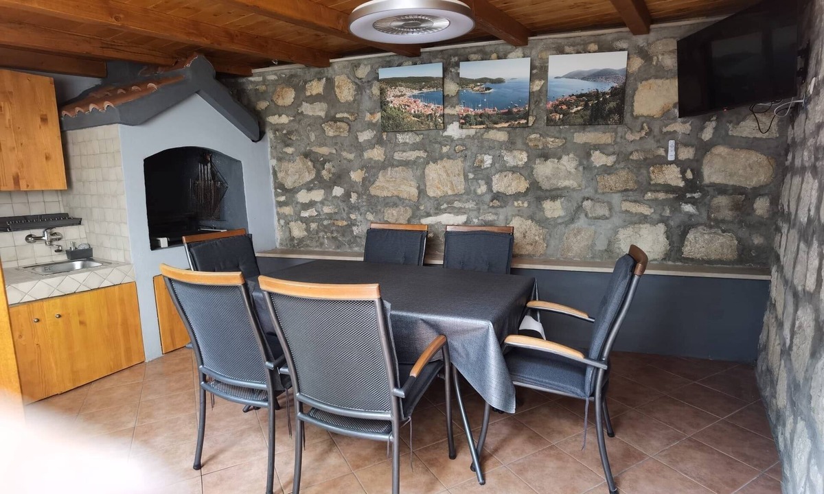 Cove Rogacic Apartment | Studio flat with terrace Vis (AS-19923-a)