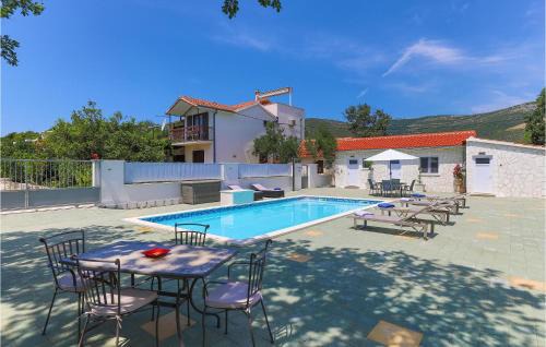 Rudine Apartment | Stunning Apartment In Kastel Novi