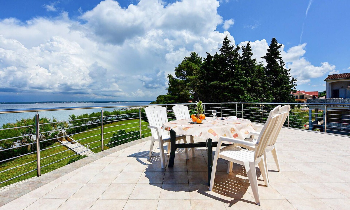 Ugljan Apartment | Stunning apartment in Ugljan with WiFi