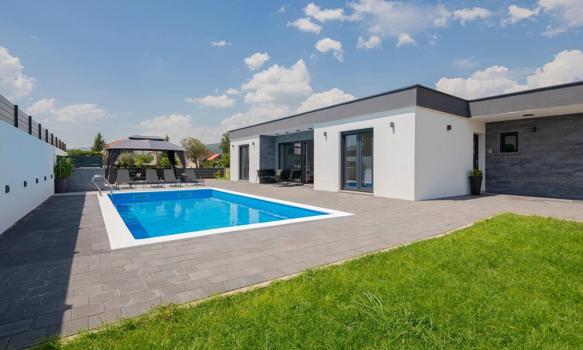 Zmijavci House | Stunning home in Donji Prolozac