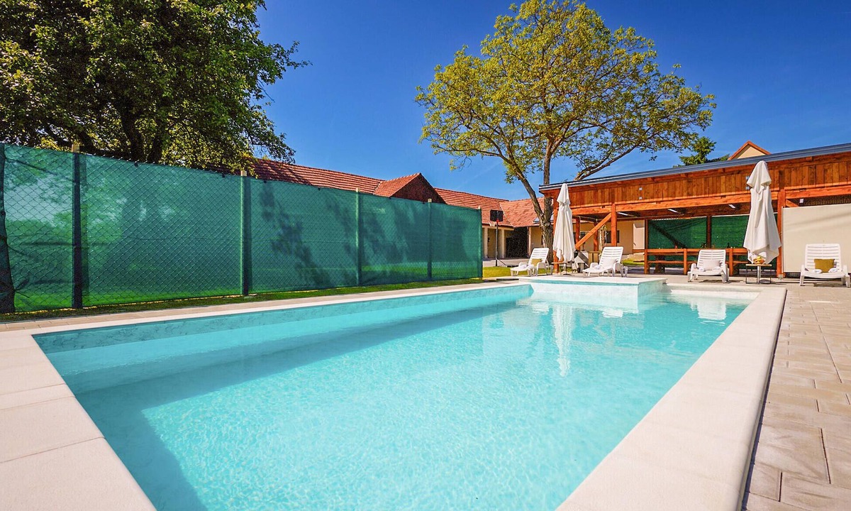 Ivanska House | Stunning home in Ivanska