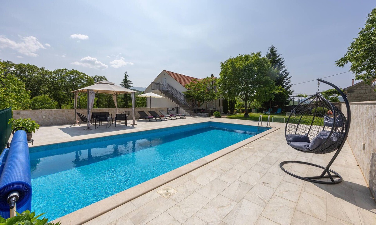 Central Dalmatia House | Stunning home in Krstatice