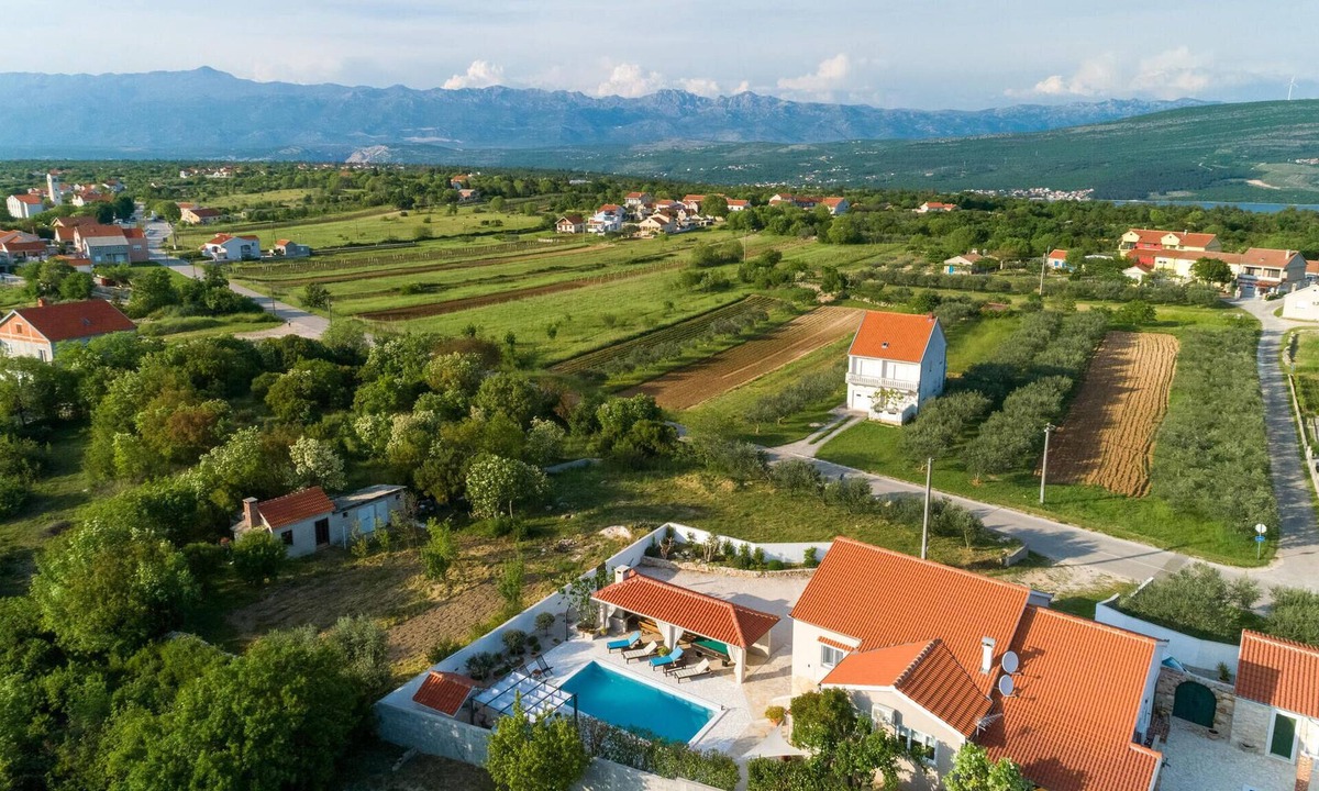 Pridraga House | Stunning home in Pridraga