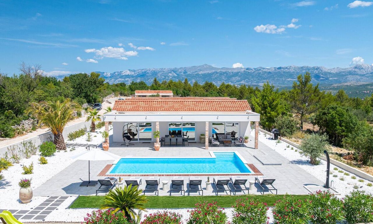 Pridraga House | Stunning home in Pridraga
