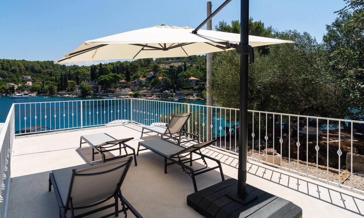 Rogac House | Stunning home in Rogac with house sea view