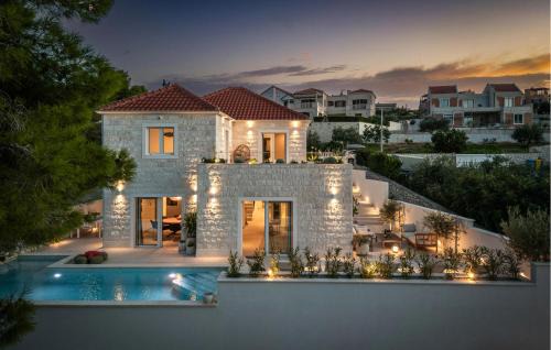 Splitska House | Stunning Home In Splitska