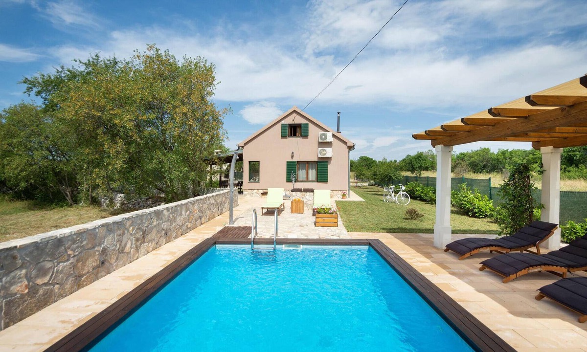 Trilj House | Stunning home in Trilj