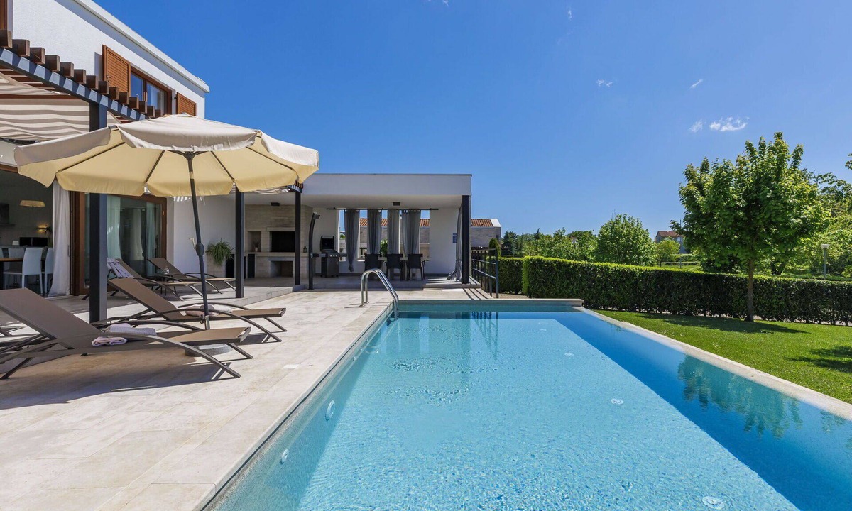 Sveti Petar u Sumi Villa | Stunning private villa for 6 guests with WIFI, private pool, A/C, TV, terrace and pets allowed