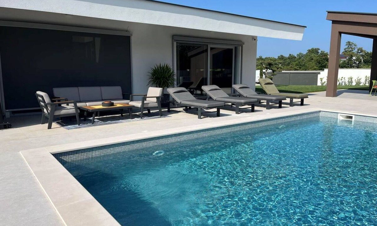 Jursici Villa | Stunning private villa for 8 guests with A/C, private pool, WIFI, TV and patio