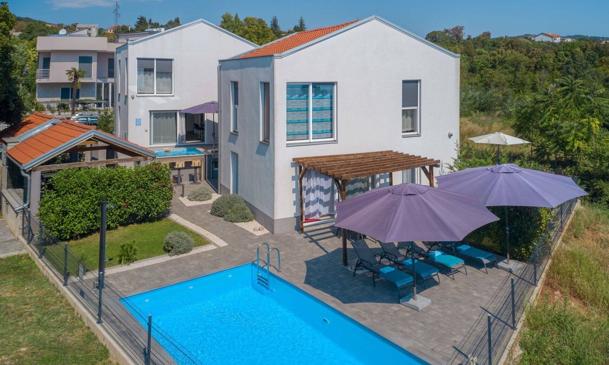 Mihotici House | Stunning private villa with private pool, A/C, WIFI, hot tub, TV, terrace and pets allowed