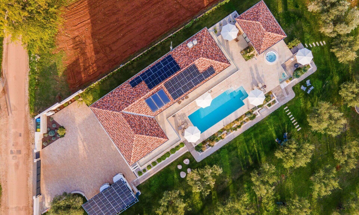 Kovaci Villa | Stunning private villa with WIFI, A/C, private pool, hot tub, TV, terrace and pets allowed