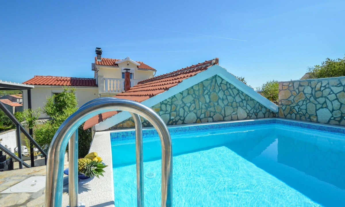 Skradin House | Stunning villa for 5 people with private pool, A/C, WIFI, TV and terrace