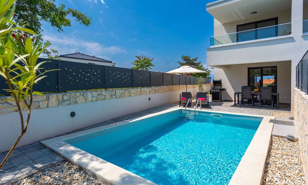 Bogovici House | Stunning villa for 6 people with private pool, A/C, WIFI, TV and terrace