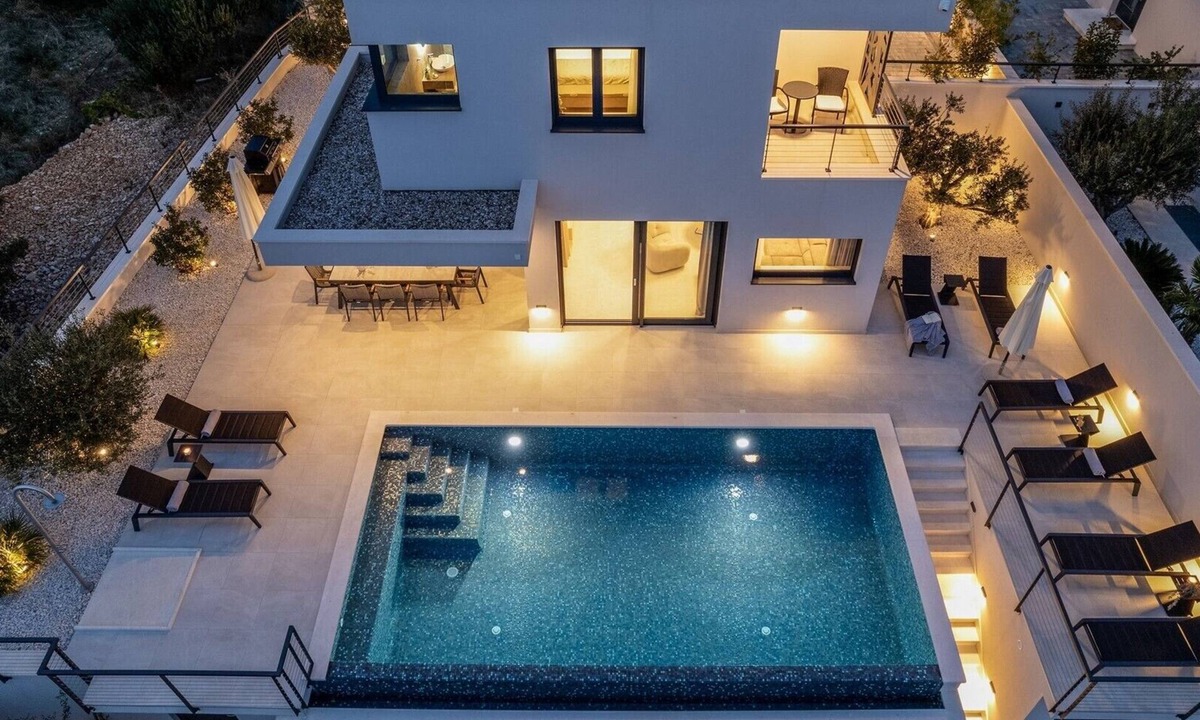 Podstrana Villa | Stylish Villa Olea with heated pool and panoramic sea views
