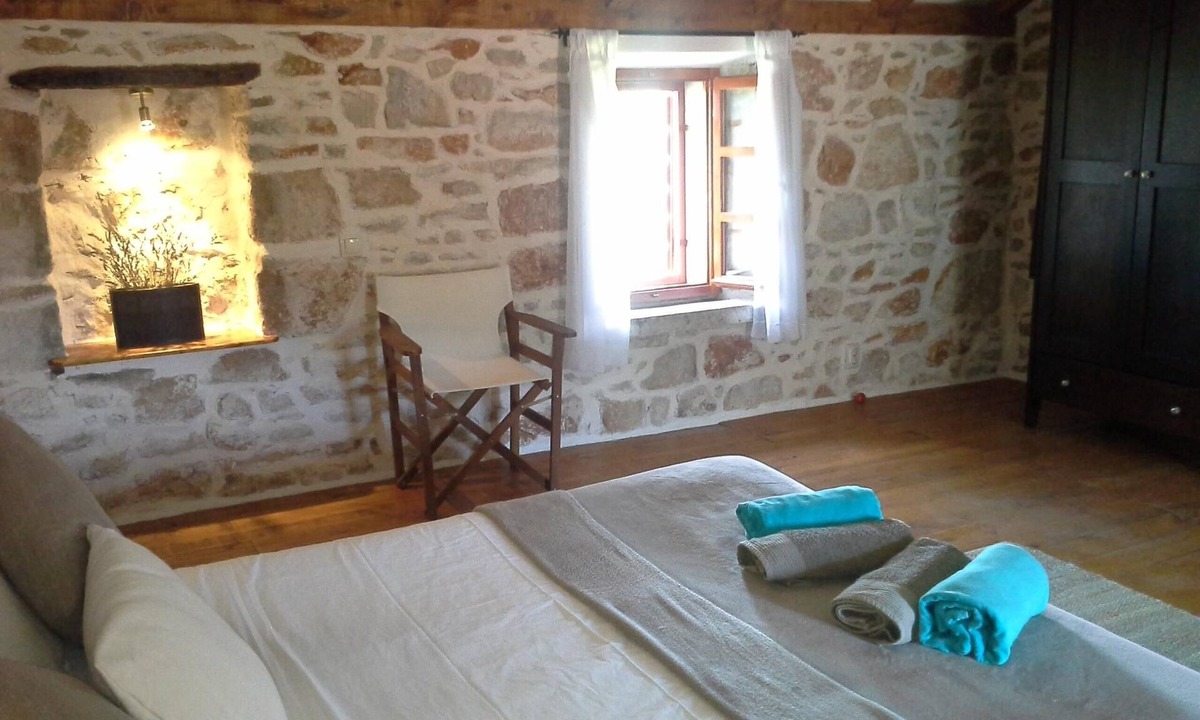 Pitve Villa | Summer is already beckoning! - book now to relax in charming Pitve by the sea!