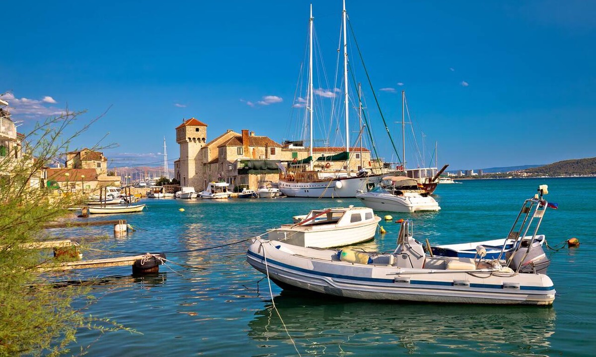 Kastel Gomilica Boat Rental | Sun-Kissed Sailing Adventure in Split, Croatia