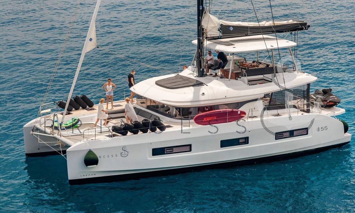 Kastel Gomilica Boat Rental | Sun-Kissed Sailing Adventure in Split, Croatia
