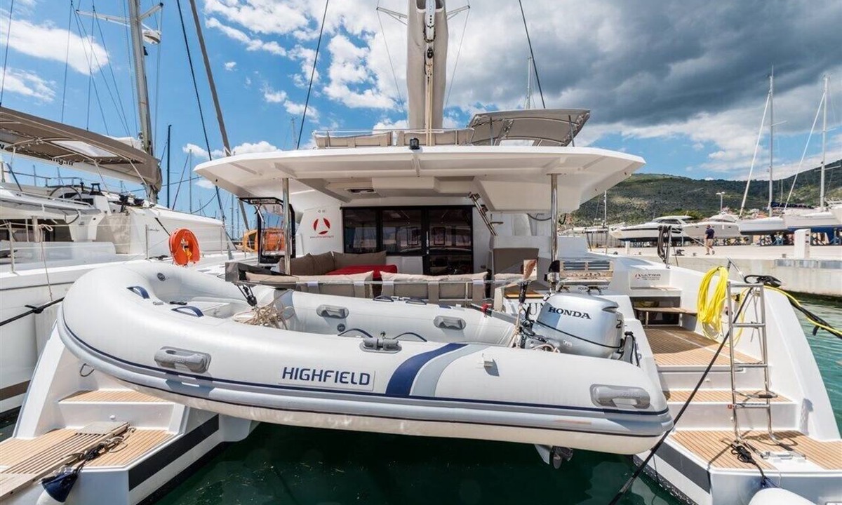 Businci Boat Rental | Sun-kissed Sailing Adventure in Split-Dalmatia, Croatia